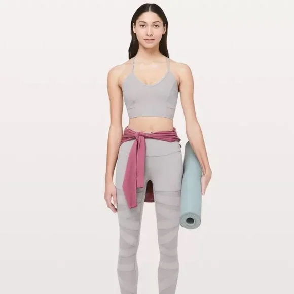 NEW Lululemon Get Strappy Bra Chrome - Picture 3 of 9